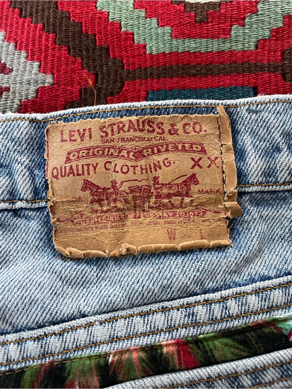 Vintage Levi’s Hawaii distressed shorts - Picture 9 of 9
